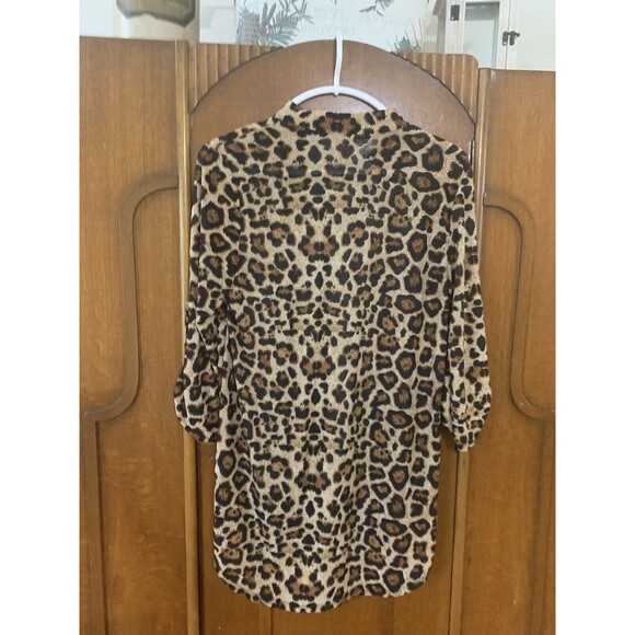 The Hanger Women’s Cheetah Long Sleeve Blouse. Size M. B30 - Picture 2 of 4